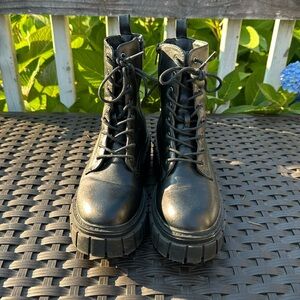 Madden Girl platform combat boots. Size 6m